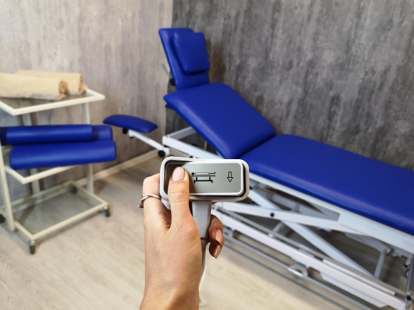 Массажный стол с двумя электроприводами Heliox Х223 (ширина ложа 700 мм)